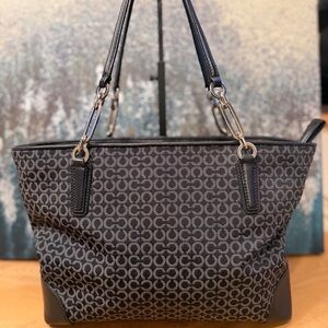 Y2K vibe Authentic Coach Madison Black Tote Handbag. Made in 2013.
